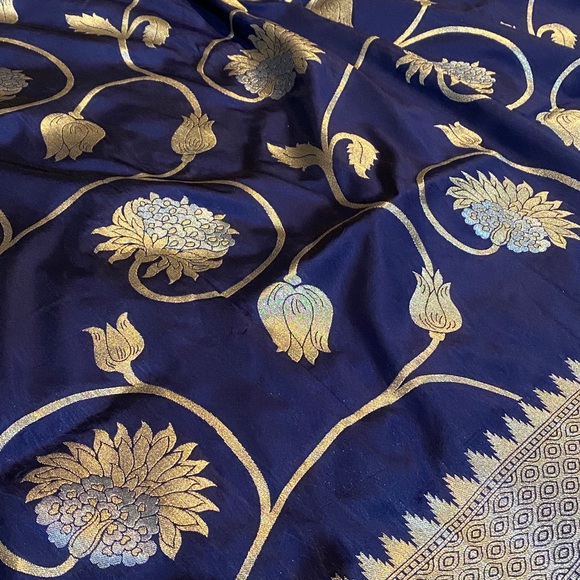 Party silk saree in blue - Picture 11 of 15